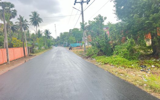 Commercial property for rent on Manipay Road