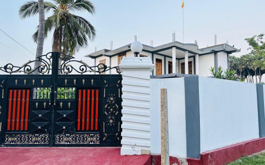 Two-storey building for sale in Pandatharippu