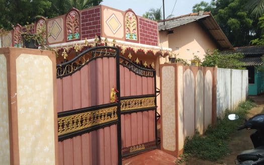 House for sale with land in Inuvil.