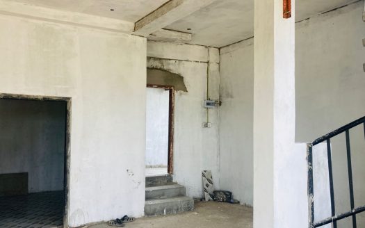 Upstair house for sale in Vannarpannai