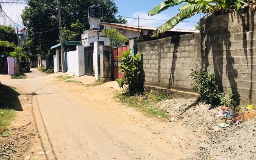 House for sale in Kamal Road, near the five Junction