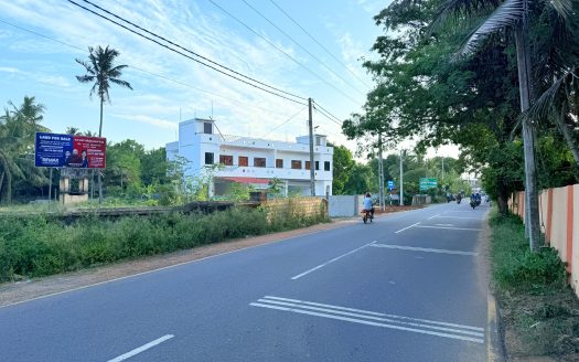 Land for sale in Urumpirai