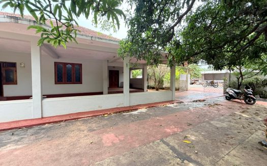 House with Land for Sale  in palaly road,urumpirai
