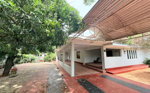 House with Land for Sale  in palaly road,urumpirai
