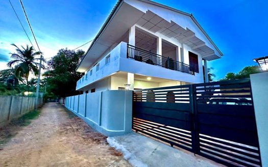 Luxury house for sale in Atchuveli