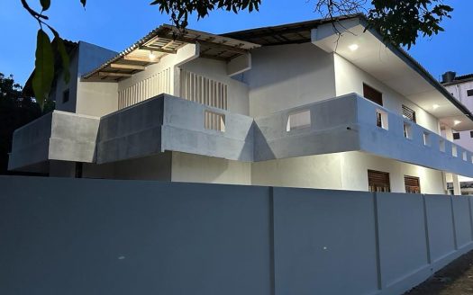 Luxury house for sale in Atchuveli