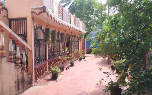 House for sale with land in Inuvil.