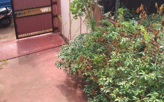 House for sale with land in Inuvil.
