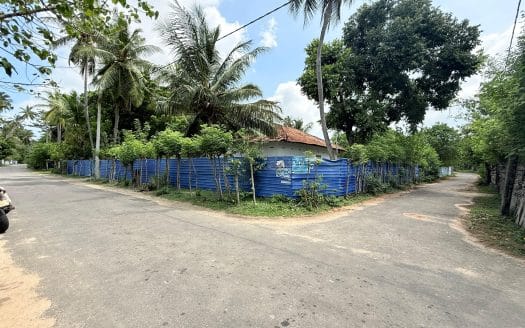 Land fo sale in karainagar
