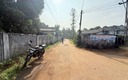 Land for sale in urumpirai
