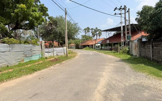 House with land for sale in karainagar