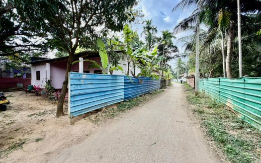 House for sale in Uduvil.