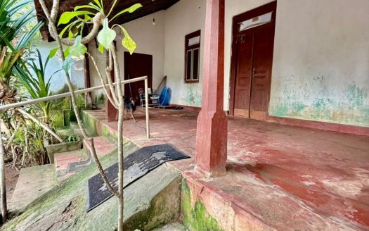 Land with Nachiyar’s house for sale in moolai