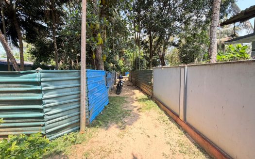 LAND WITH HOUSE FOR SALE – ANAIKODDAI