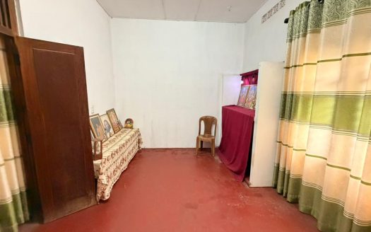 House for sale in brown road