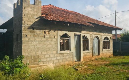 House with land for sale in thellippalai kadduvan