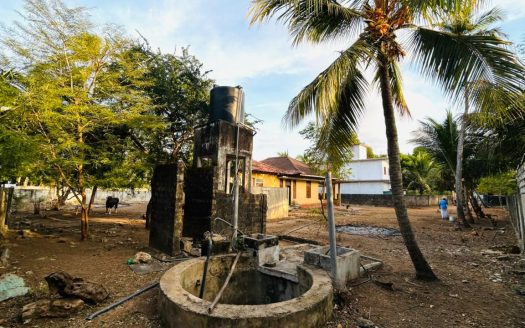 Road face Land for sale in manipay